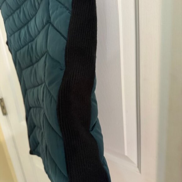 Calvin Klein NWOT Hunter Green Puffer Vest with Knit Side Panels Quilted Sz S - Picture 4 of 9